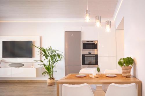 Shared lounge/TV area, ETHOS Luxury Home - Seaview Villa with Hot-Tub! in Samos Island