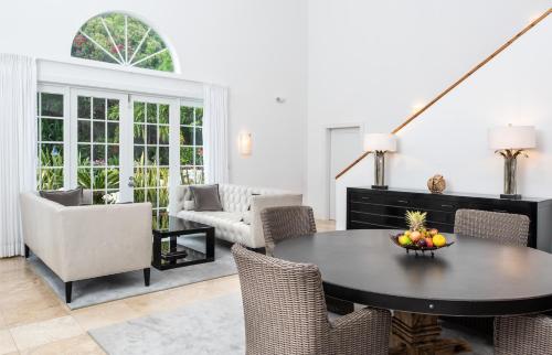 外觀, Le Soleil D'or in 班克斯維爾