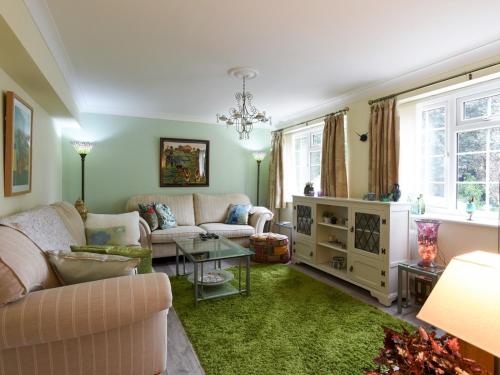 Pass The Keys Dog friendly family home with garden sleeps 7 gîte à louer West Thorney