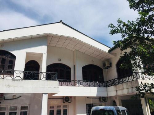 Pearl Gate Kandy