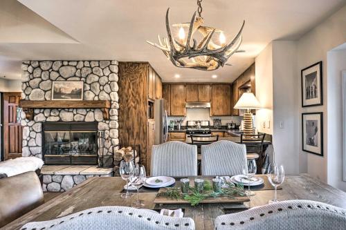 Luxe Lake Arrowhead Getaway w/ Treetop Views!, Lake Arrowhead