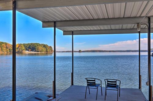 Anglers Paradise, 1 Mi to Broyles Recreation Area in Townville, USA