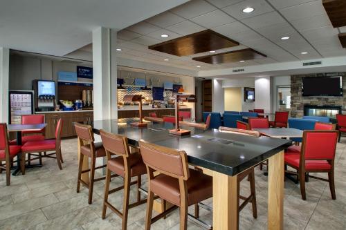 Holiday Inn Express Hotel & Suites Waukegan/Gurnee By IHG - 식음료(F&B)