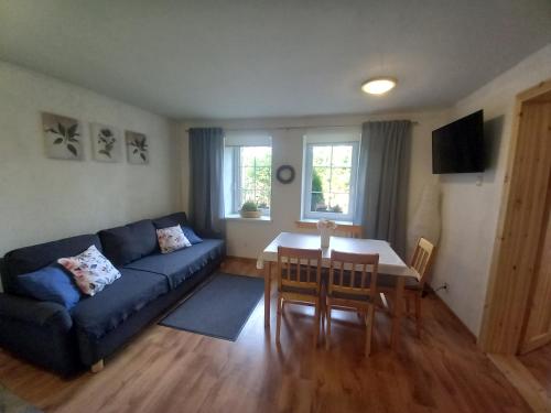 2 double beds, 1 twin bed, 1 sofa bed