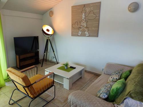NANA - A 44 - Vue Panoramique- Grand Appartement Cosy et Lumineux- Cuisine équipée-WIFI-CLIM-Terrasse, Cayenne (foto 3)