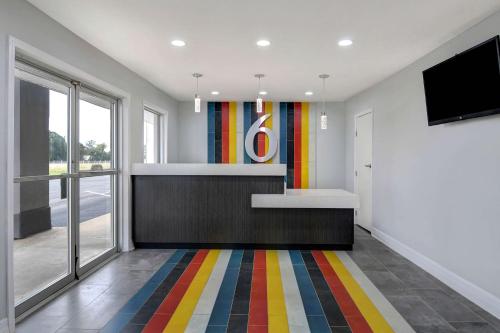 Studio 6 Meridian MS Bonita Lakes - main image
