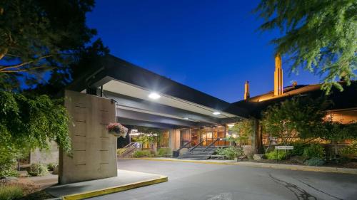 Best Western Plus Hood River Inn