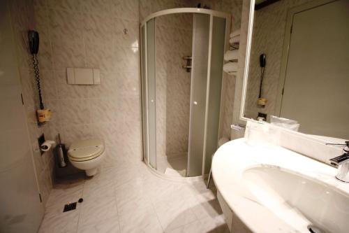 Standard Single Room image 2