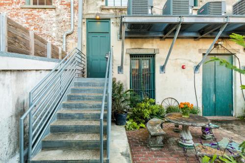 Strand Balcony Lofts - image 3
