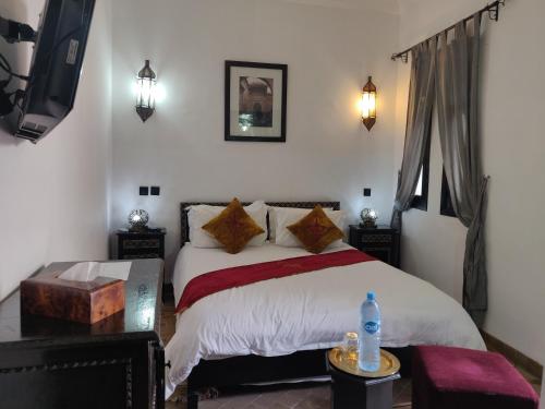 Standard Double Room image 10