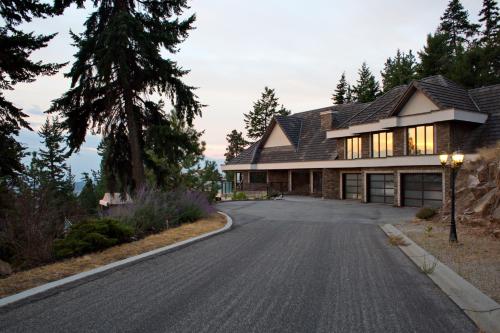 Honeymoon Suite in West Kelowna, Canada