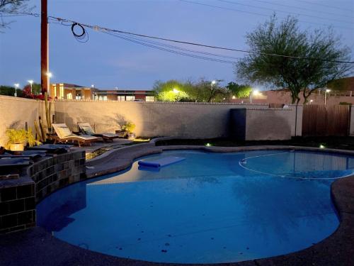 4017 N 45th Place Phoenix - image 2