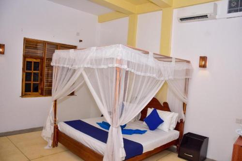 Three-Bedroom Villa image 1