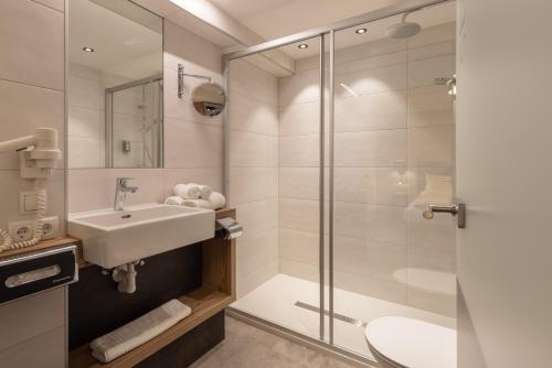 Glanz & Glory Hotel Room Type - Deluxe Junior Suite
