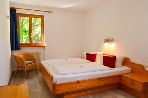 Schwarzwaldmädel-Ferienwohnungen - image 12