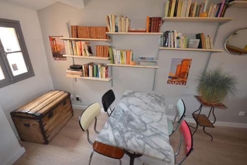 LE DIX Duplex historical center balcony with view and air conditioning LE DIX Duplex historical center balcony with view and air conditioning