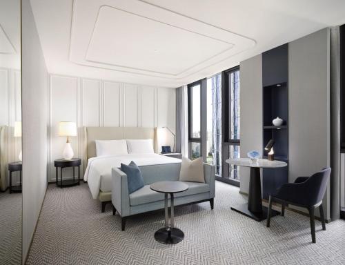 Luxury Room with 1 King Size Bed