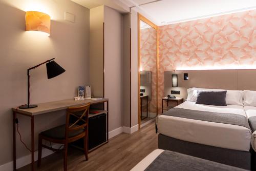 Hotel Castilla Vieja - image 2