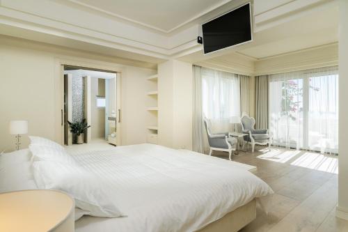 TESS Penthouse Deluxe DS11 - image 5
