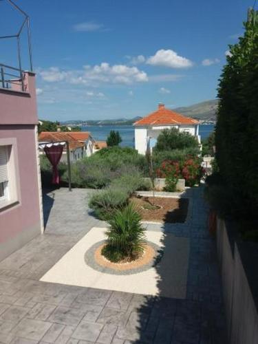 Apartment in Okrug Gornji with sea view, terrace, air conditioning, W-LAN 5054-2