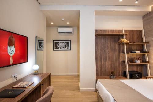 Metropole Urban Hotel - image 2