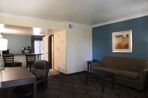 Best Western Innsuites Tucson Foothills Hotel & Suites