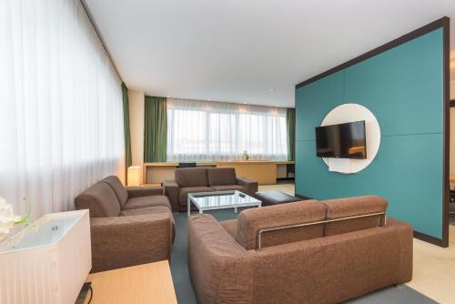 Mirage Hotel - image 14
