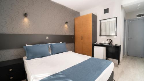 Deluxe Double Room image 4