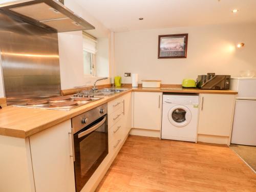 Exterior view, The Mistal in Worth Valley