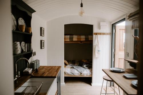 Angela's Rest Shepherds Hut