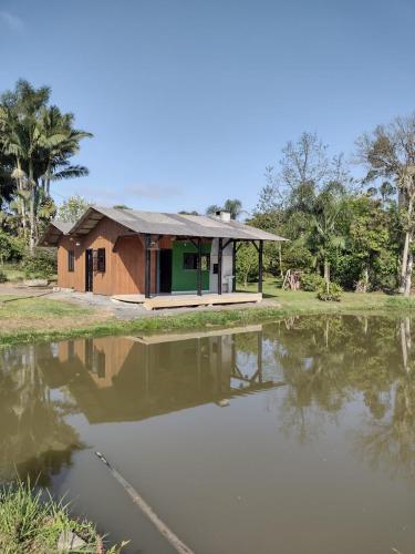 . Casa de campo agradável com churrasqueira.