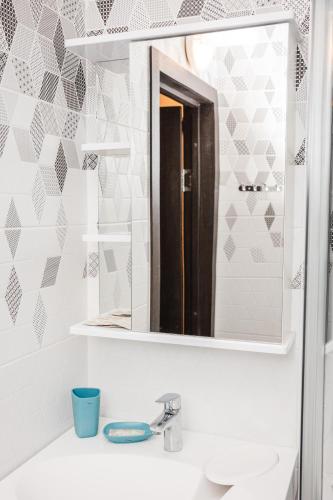 Апартаменты Лаик. Рядом с метро. Ресторан. Бассеин. Сауна / Apartments Like. Restaurant. Swimming po