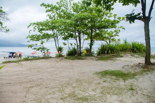 Incrível casa pé na areia com Wi-Fi em Guaeca-SP