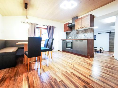Mutfak, Alpenchalet Dona in Partenen