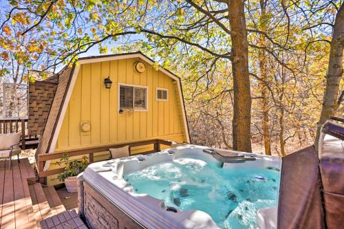 Lake Arrowhead Studio Near Hiking W/ Hot Tub - Lake Arrowhead