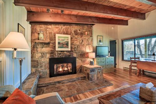 Sweet Birch Bryson City Cottage with Views