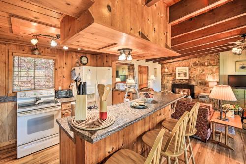 Sweet Birch Bryson City Cottage with Views