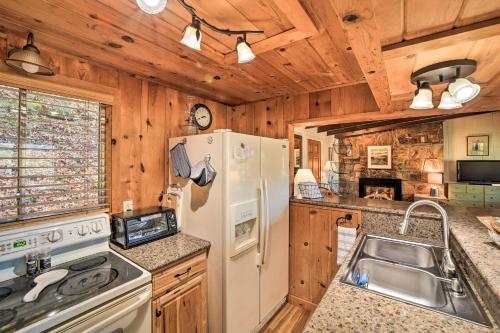 Sweet Birch Bryson City Cottage with Views