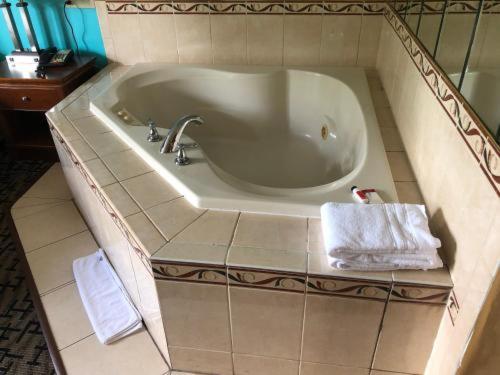 Howard Johnson by Wyndham Hartford South – Rocky Hill in Rocky Hill (CT)