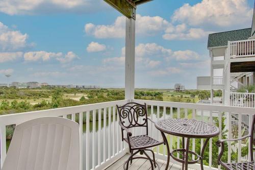 Oceanview 4BR/4BA Condo, Steps to Beach/Pool