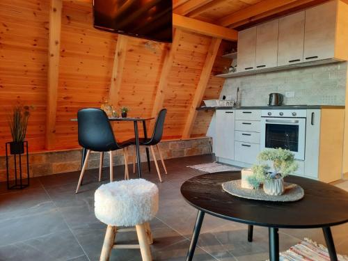 Cool House and Pool, Banja Vrujci in Popadić