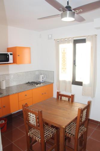 One-Bedroom Apartment image 9