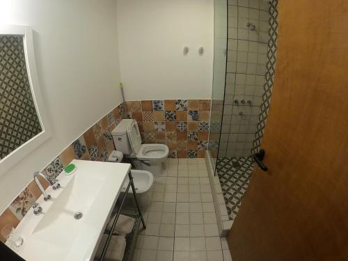 One-Bedroom Apartment image 3
