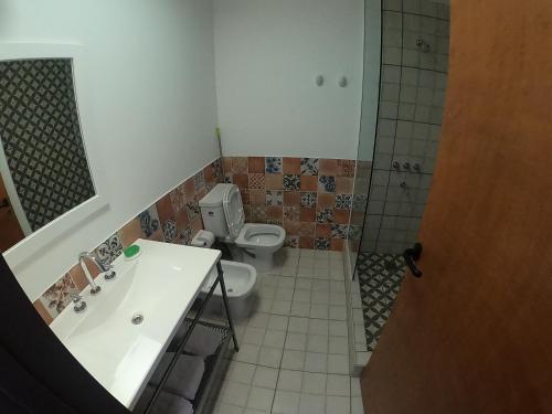 One-Bedroom Apartment image 4