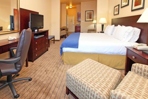 Holiday Inn Express Hotel & Suites Marshall by IHG in Marshall, USA