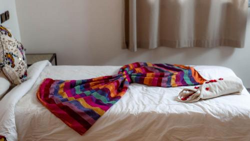 1 king bed, 1 twin bed