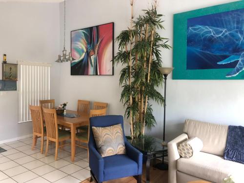 Florida Condos on Lake Tarpon in Palm Harbor, USA