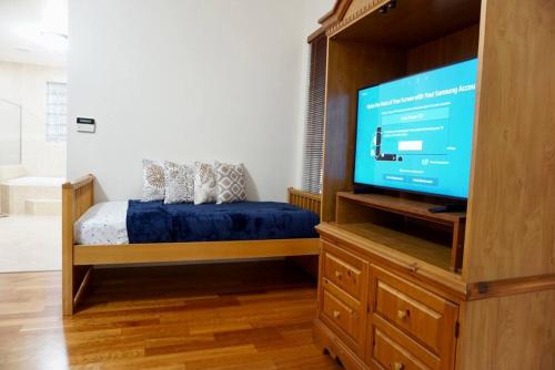 NEW LUXURY VACATION DREAM RENTAL- SLEEPS 15! in Miami, USA