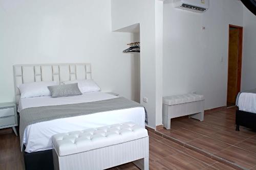 2 queen beds
