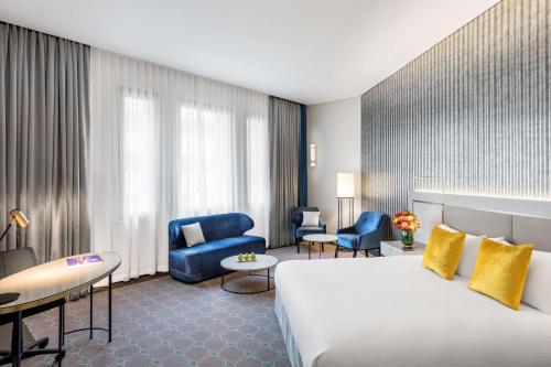 room detail thumbnail 1